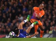 LONDON, ENGLAND - APRIL 05:  Diego Costa of Chelsea (L) and Vincent Kompany of Manchester City (R) battle for possession during the Premier League match between Chelsea and Manchester City at Stamford Bridge on April 5, 2017 in London, England.  (Photo by Mike Hewitt/Getty Images)
